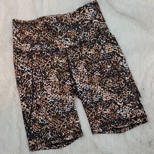Old Navy Women's Abstract Patterned Athletic Shorts Size Medium EUC